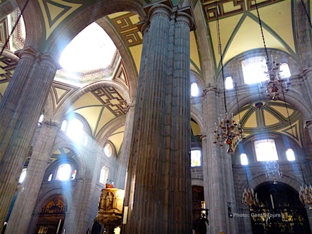Mexico City, architecture, XVII Century, colums, stained glass, light